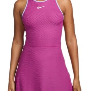 Nike Court Slam DryFit New York in Fuchsia